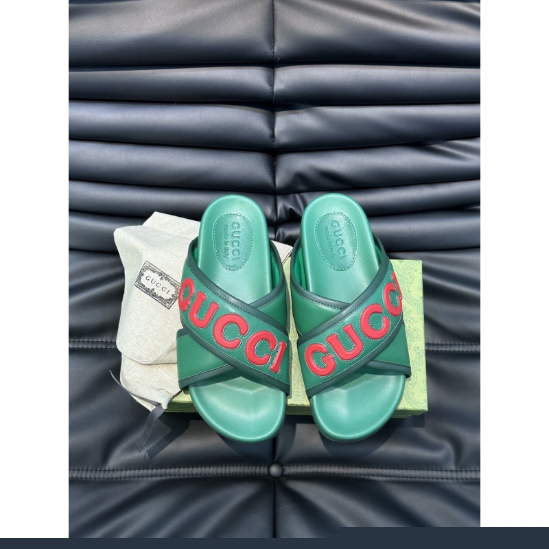 G*u*i slippers